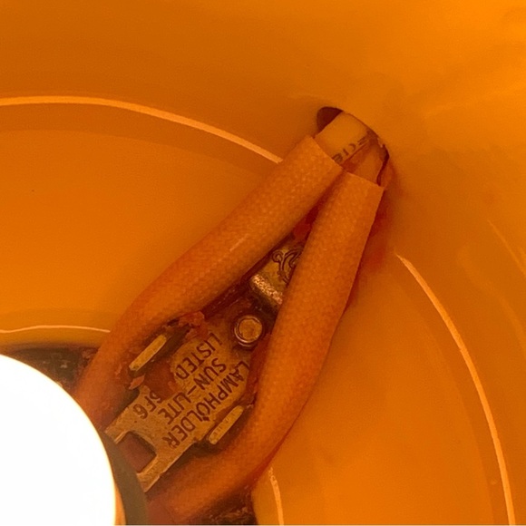 Scentsy University Of Oregon Ducks NCAA Full Size Wax Warmer Yellow Green READ - Picture 8 of 13